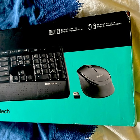 Wireless Keyboard Logitech MK345 w/mouse - Picture 2 of 5